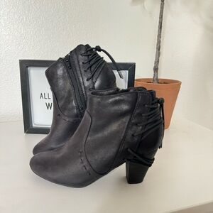 Report Milla Block Fashion Heel Booties Lace Up Zip Classic Black Size 7